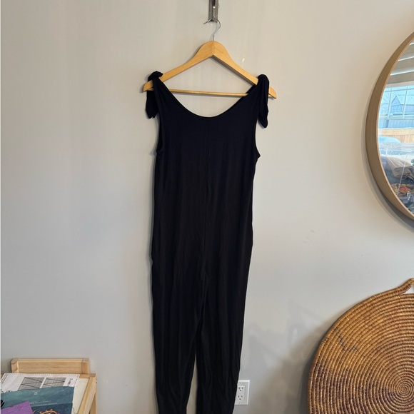 Olivia Rae medium Black Sleeveless Jumpsuit - Picture 3 of 7
